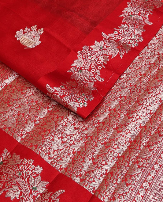 Borderless red flower buttas raw mango silk saree, self-pallu of floral designs