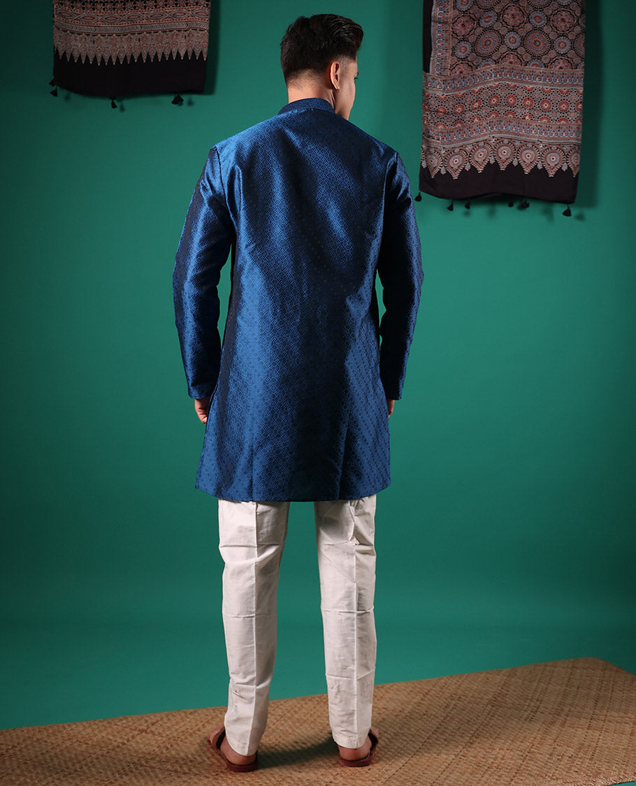 Blue ogee patterned embossed full-sleeved kurta