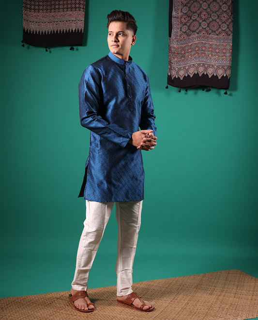 Blue ogee patterned embossed full-sleeved kurta