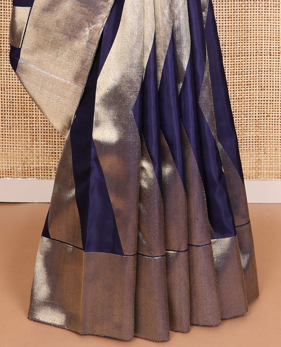 Blue thick zig-zag striped kancheepuram silksaree, getti zari border & zari-rich pallu of pillaiyar mokku & seeppu rekku