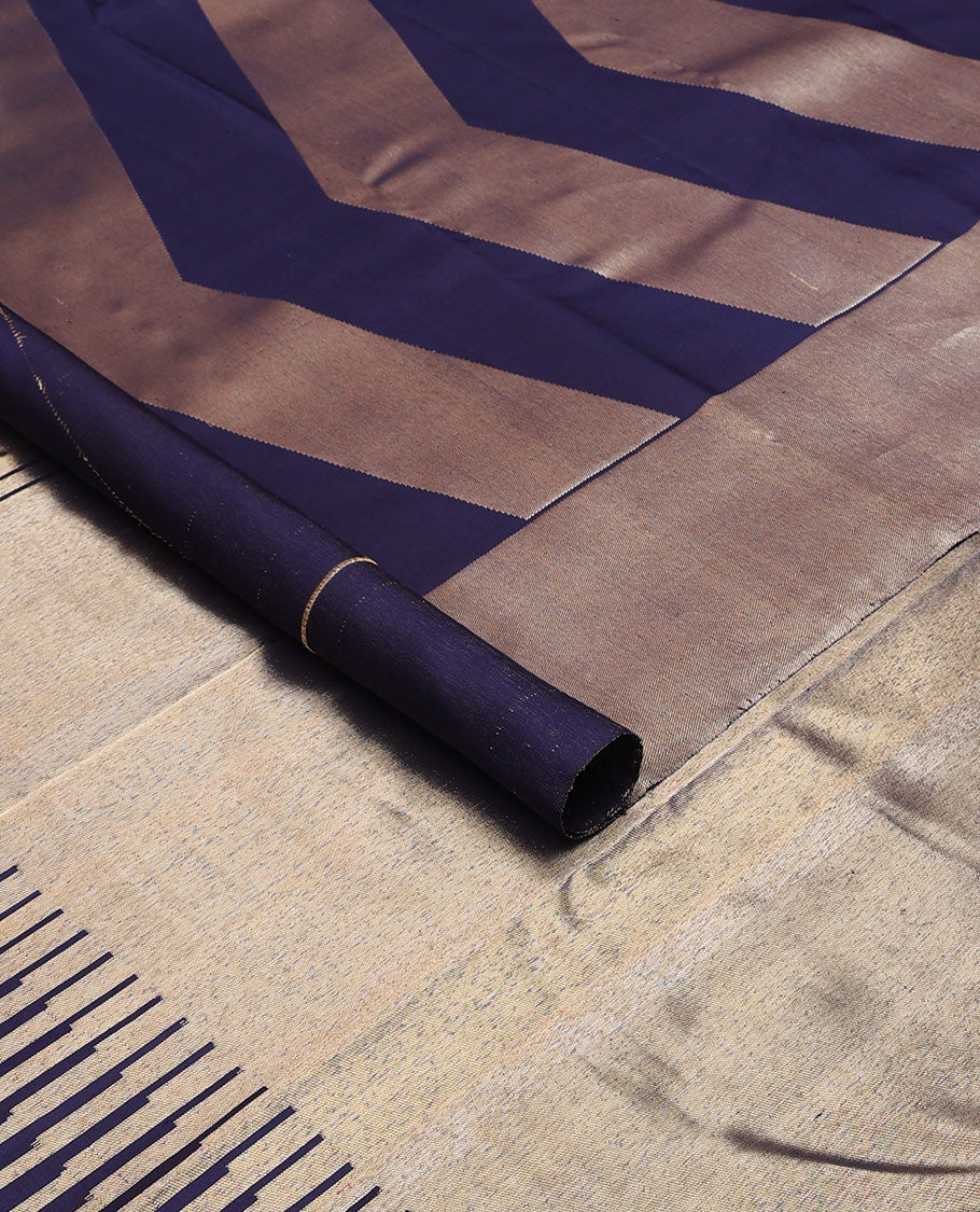 Blue thick zig-zag striped kancheepuram silksaree, getti zari border & zari-rich pallu of pillaiyar mokku & seeppu rekku