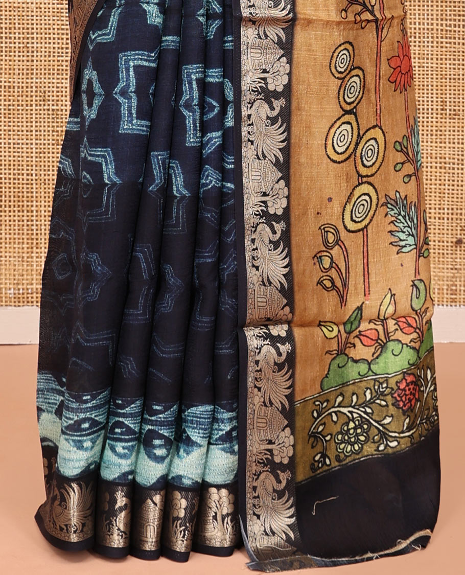 Blue Kalamkari Saree, Ornamented with Geometric Print, Zari Border, Complemented by Contrast Pallu of Human Figurines Print, and a Contrast Blouse