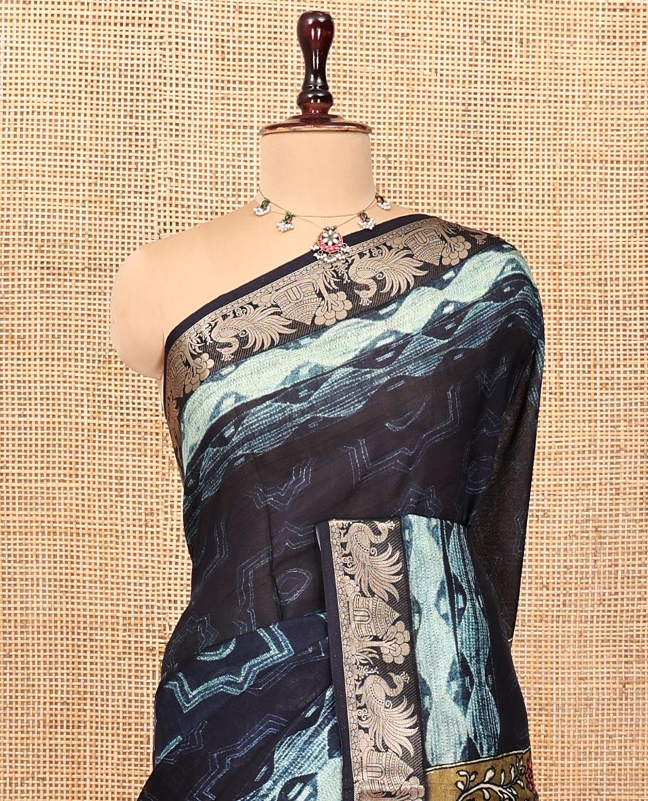 Blue Kalamkari Saree, Ornamented with Geometric Print, Zari Border, Complemented by Contrast Pallu of Human Figurines Print, and a Contrast Blouse