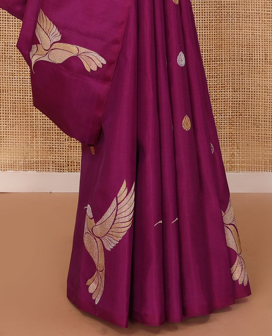 Borderless purple zari buttas Kanchipuram silk saree, self-pallu of thilakam mokku, muthu, leaf vine, and jaal designs