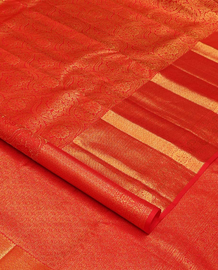 Red jacquard wedding silk saree, zari border of rekku, and paiyaadi kattam, and jaal pallu