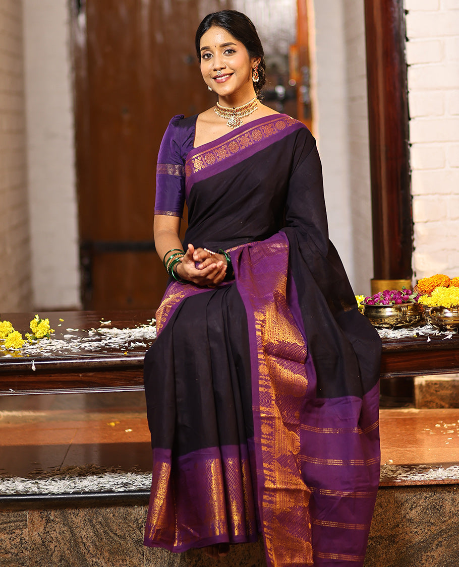 Black Plain Sungudi Cotton Saree