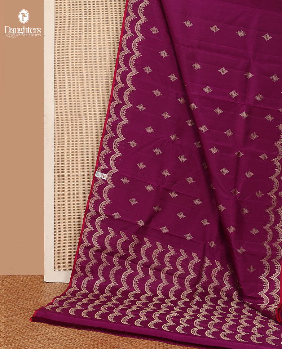 Purple kolam buttas Kanchipuram silk saree, zari scallop border & pallu of scallop vanki designs in zari