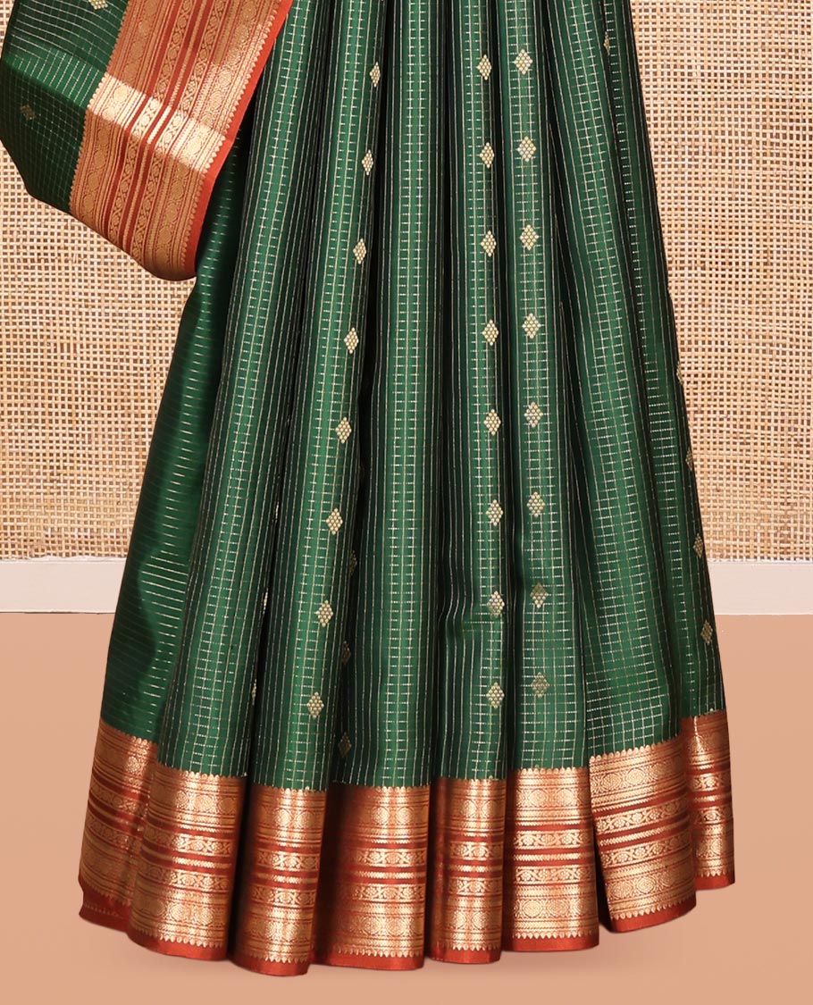 Green Vasundhara Silk Saree, Showcasing Zari Buttas and Checks, a Contrast Border of Thilakam, Kathir, Cross Kamalam, and Kodi Visiry Designs, Grand Pallu, and Contrast Blouse