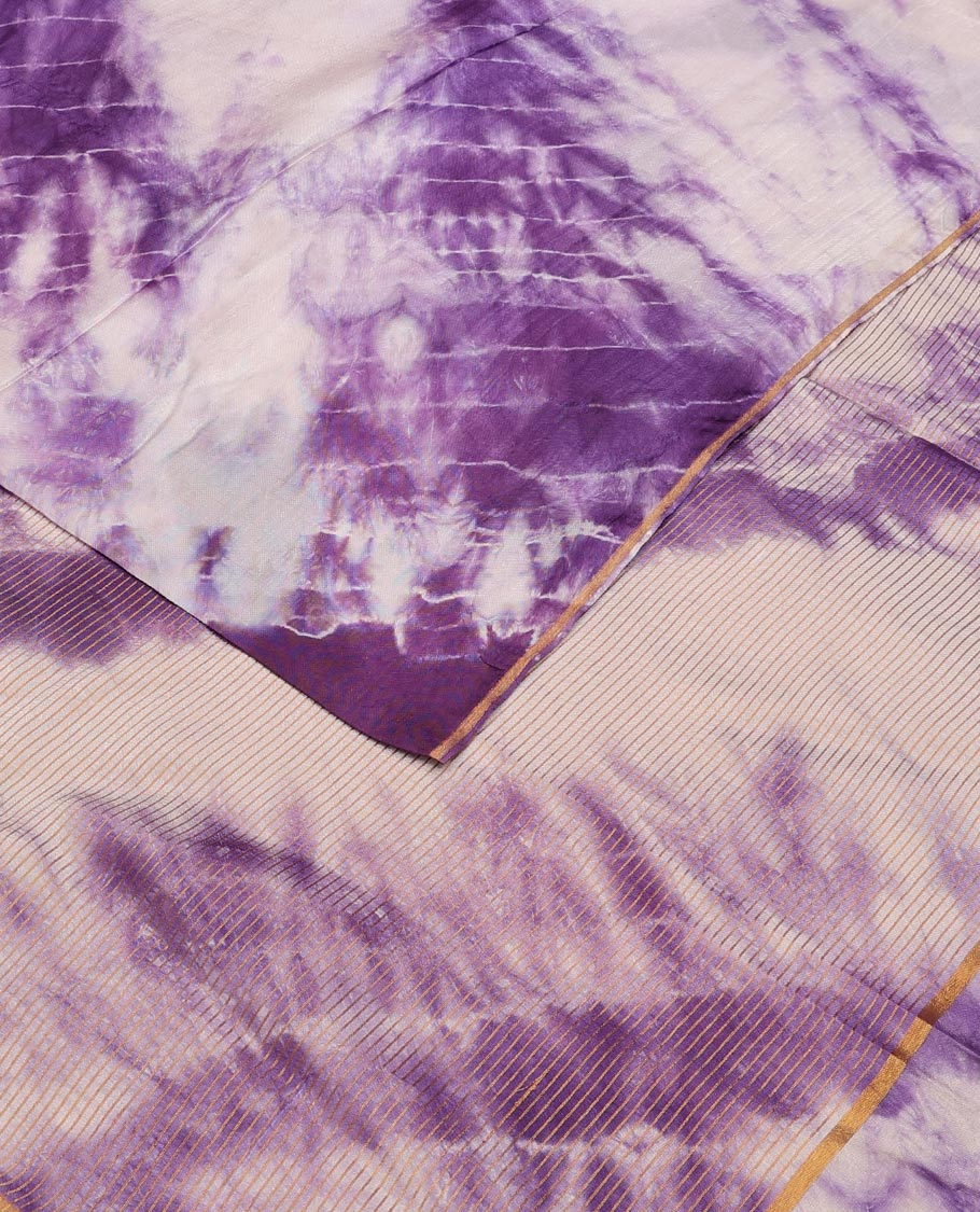 Borderless violet and white Shibori-style tie-dye printed saree, shibori printed pallu with violet tassels