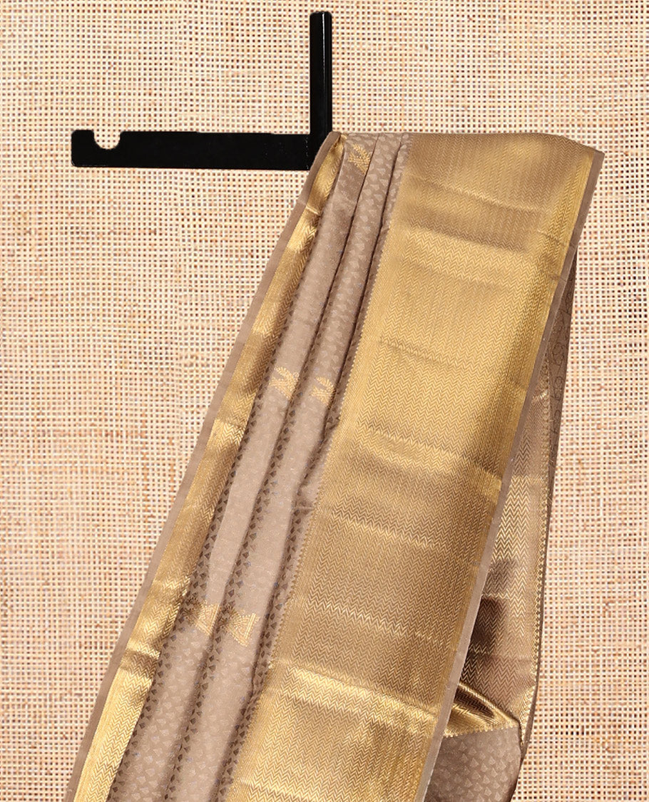Gold Embossed-Zari Buttas Kanchipuram Silk Saree, a Vanki Zari Border, Grand Pallu, Matching Blouse
