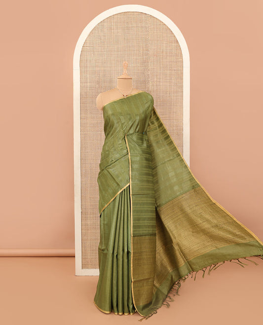 Borderless green sparsely striped tussar silk saree with plain pallu