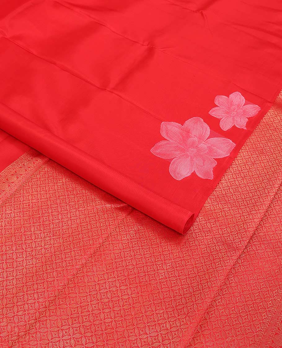 Borderless Red kancheepuram silk saree with floral design & floral design pallu
