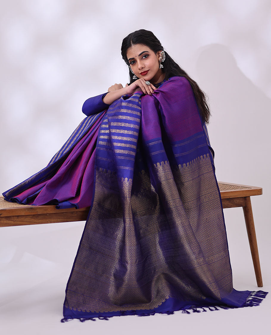 Borderless blue  floral striped design kancheppuram silk saree with floral jaal design pallu