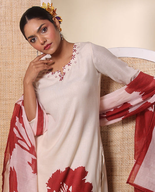 White floral printed round neck , 3/4 th sleeve , below knee lenght kurti with straight pants & floral printed dupatta