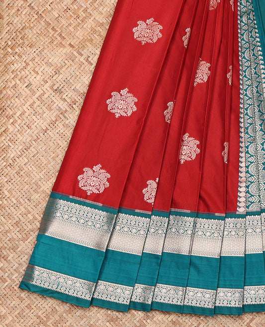 Red Budget Silk Saree, Adorned with Zari Buttas, Complemented by a Contrast Traditional Zari Rettai Pettu Border, Pallu of Intricate Design, and a Contrast Blouse