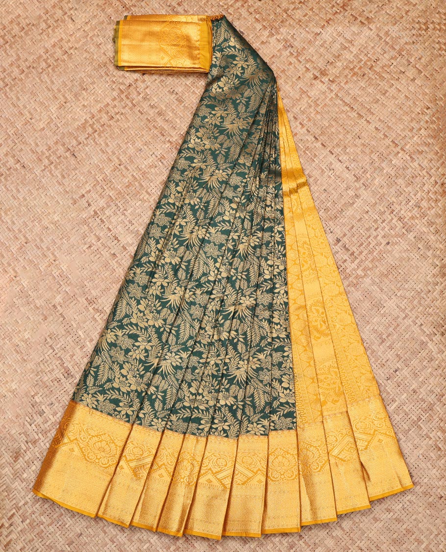 Green Budget Silk Saree, Adorned with Jacquard, Complemented by a Contrast Traditional Zari Border, Intricate Pallu, and a Contrast Blouse