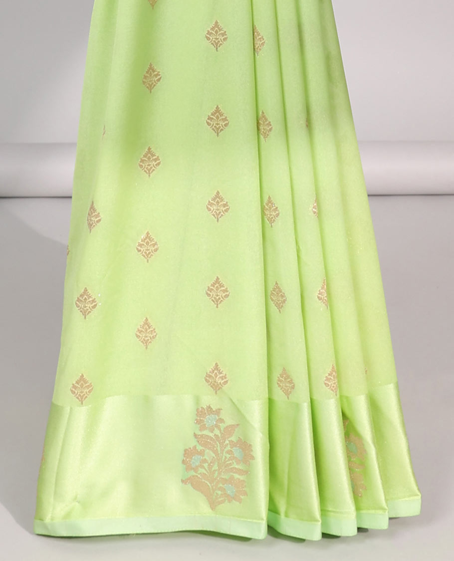 Green leaf motifs mushru silk saree with self floral design border & pallu of intricate zari design