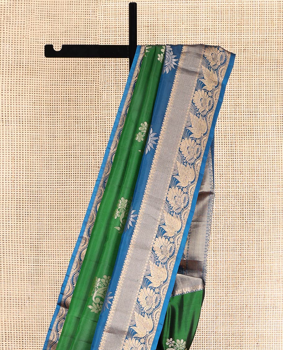 Green Uppada Silk Saree, Adorned with Zari Buttas, Complemented by a Contrast Traditional Zari Border, Grand Pallu, and a Contrast Blouse