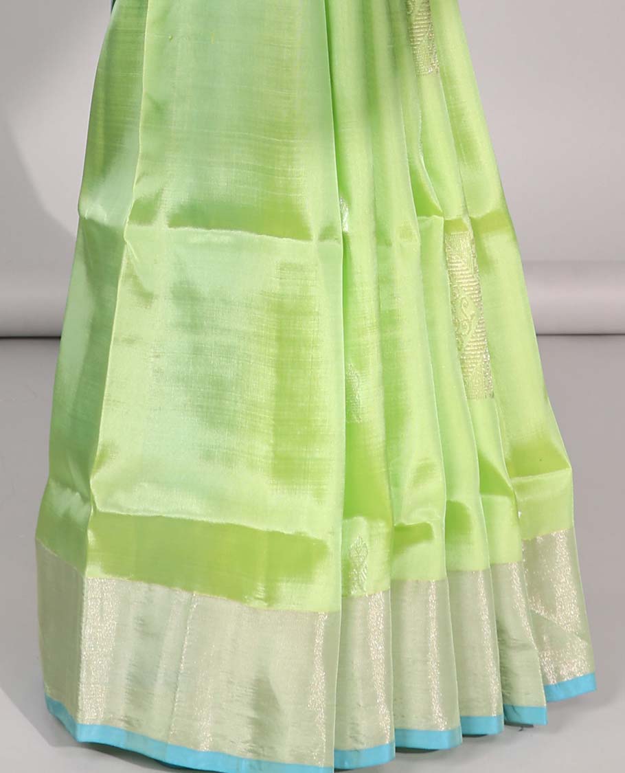 Green floral buttas uppada saree with contrast zari border & floral buttas enclosed with argyle design pallu