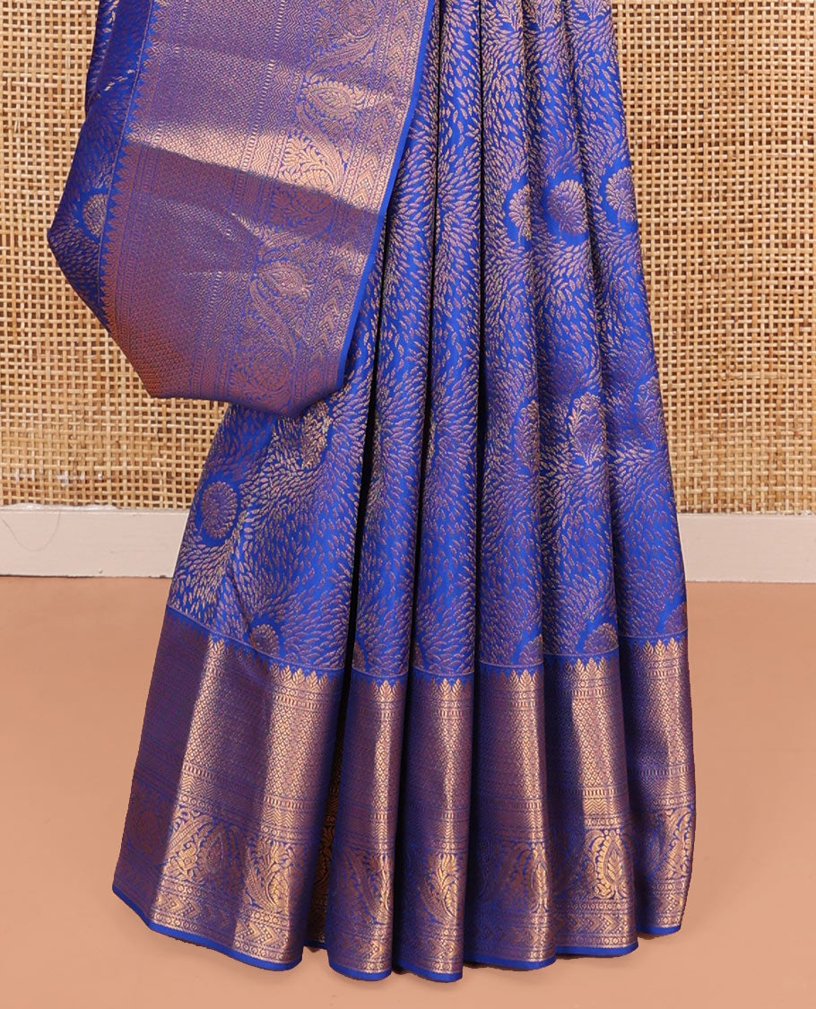 Blue Kanchipuram Wedding Silk Saree, Embellished with Jacquard Design on Its Body, Highlighted by Zari Border of Muthu, Jaal, Diamond, Vanki, and Kodi Visiry Designs, Intricately Designed Pallu, and Paired with a Matching Blouse