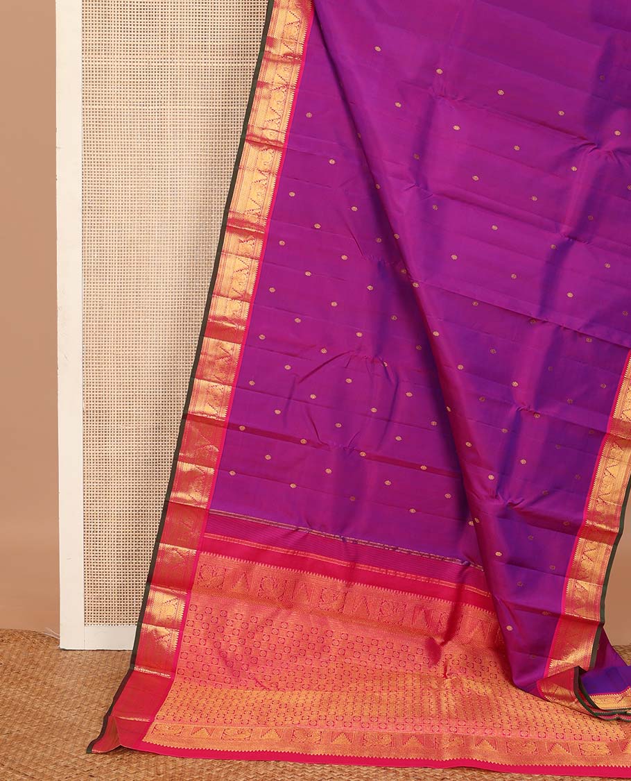 Purple Kanchipuram Silk Saree, Beautified with Kamalam Zari Buttas on Its Body, Complemented by Contrast Border of Rekku, Muthu, Mayil Kann, Mayil, and Vanki Designs, Pallu of Butta Enclosed Checks, and Paired with a Contrast Blouse