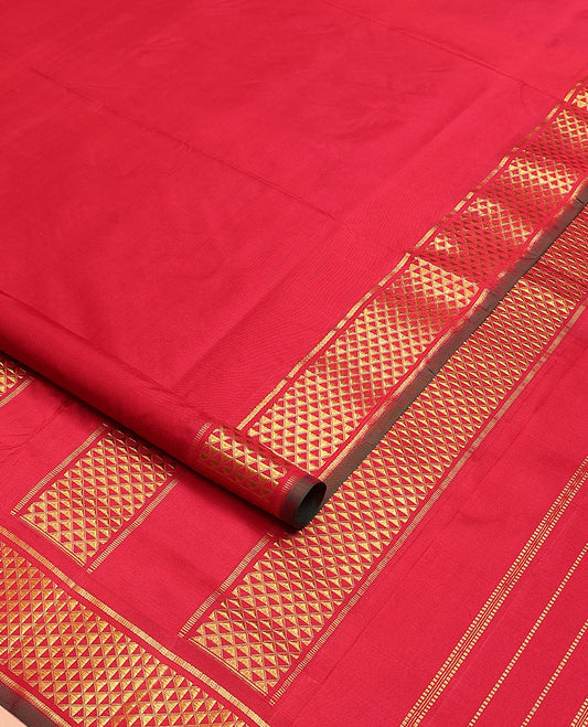 Red plain nine-yard silk saree, ara maadam designs border, and pallu of ara maadam designs