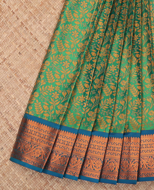 Green Budget Silk Saree, Delicately Woven with Jacquard Design, a Contrast Traditional Zari Border, Grand Pallu, and a Contrast Blouse