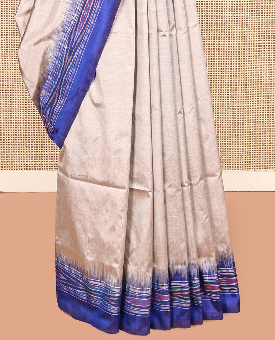 Grey Plain Pochampally Ikat Silk Saree, Complemented by a Contrast Ikat Border, Ikat-Style Pallu, and No Blouse