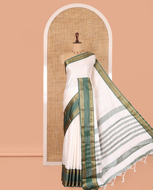 Cream-Green Checked Art Soft Silk Saree, Complemented by Contrast Traditional Retai Pettu Border, Striped Pallu, and a Contrast Blouse