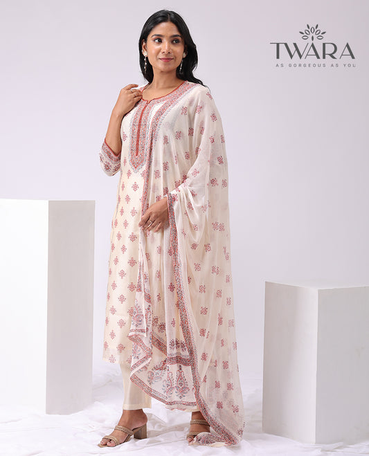 Twara white floral motifs chinese collar , 3/4 th sleeve , below knee lenght kurti with straight pants & floralmotifs dupatta