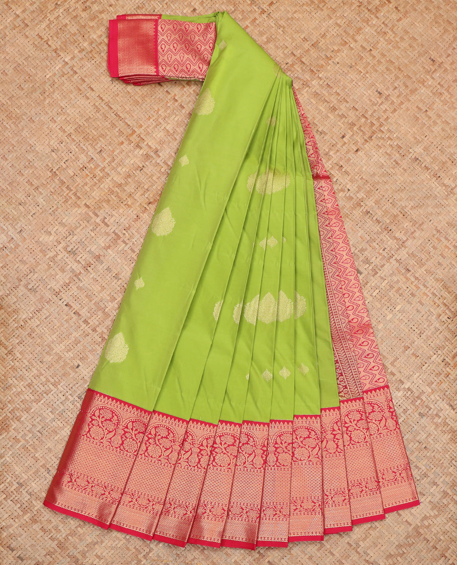 Green Budget Silk Saree, Spotlighted with Zari Buttas, Complemented by a Contrast Traditional Zari Border, Grand Pallu, and Contrast Blouse