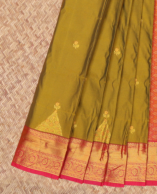 Green Budget Silk Saree, Graced with Zari Buttas, a Contrast Traditional Zari Border, Grand Pallu, and a Contrast Blouse