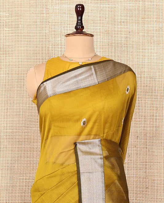 Mustrad Maheshwari Cotton Saree, Bedecked with Meena Buttas All Over Its Body, Highlighted by a Traditional Zari Woven Border, Pallu Steeped with Gleaming Zari Stripes and Buttas, and Paired with a Matching Blouse