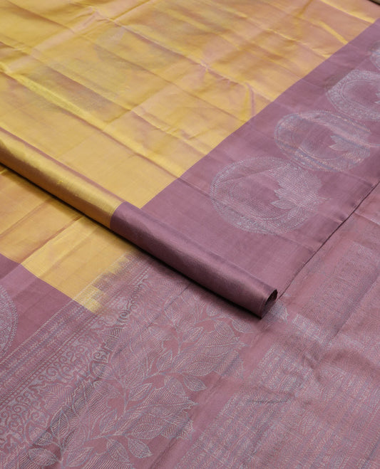 Green zari buttas soft silk saree, contrast round motif border & pallu of floral & geometric designs