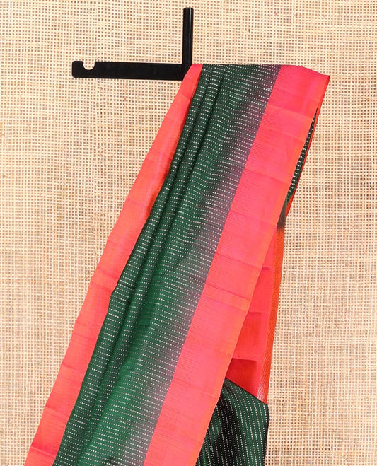 Green Mayuri Soft Silk Saree, Gleamed Up with Muthu Stripes All Over Its Body, Complemented by Contrast Border, Grandly Accentuated Pallu of Jaal Designs, and Paired with a Contrast Blouse