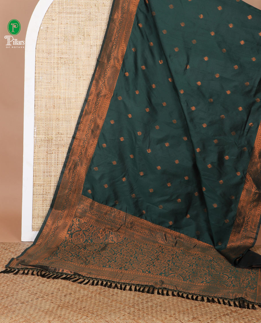 Olive green small zari butta soft silk saree with zari border & rich pallu along with butta design blouse