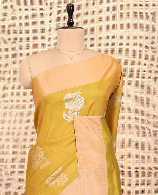 Yellow Uppada Saree, Adorned with Hibiscus Floral Buttas, a Bavanji Border, Contrast Intricate Pallu, and a Contrast Blouse