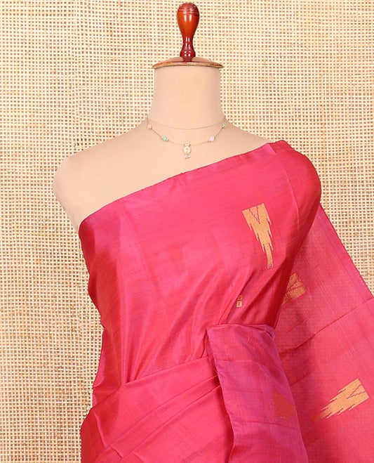 Borderless Pink Banana Pith Saree Prettified with Temple Buttas, Complemented by a Contrasting Pallu Steeped with Buttas and Stripes, and Paired with a Contrast Plain Blouse