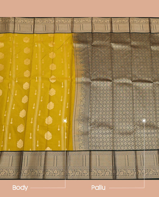 Green Budget Silk Saree, Adorned with Zari Buttas on Its Body, Complemented by a Contrast Traditional Zari Design Border, Grand Jaal Pallu, and Paired with a Contrast Blouse