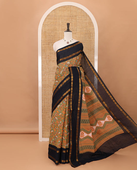Pista green lotus design printed sungudi cotton saree, contrast rettai pettu zari border, geometric pallu & running blouse