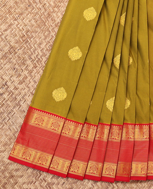 Green Budget Silk Saree, Crafted with Zari Buttas, Complemented by a Contrast Traditional Zari Border, Jaal Pallu, and a Contrast Blouse