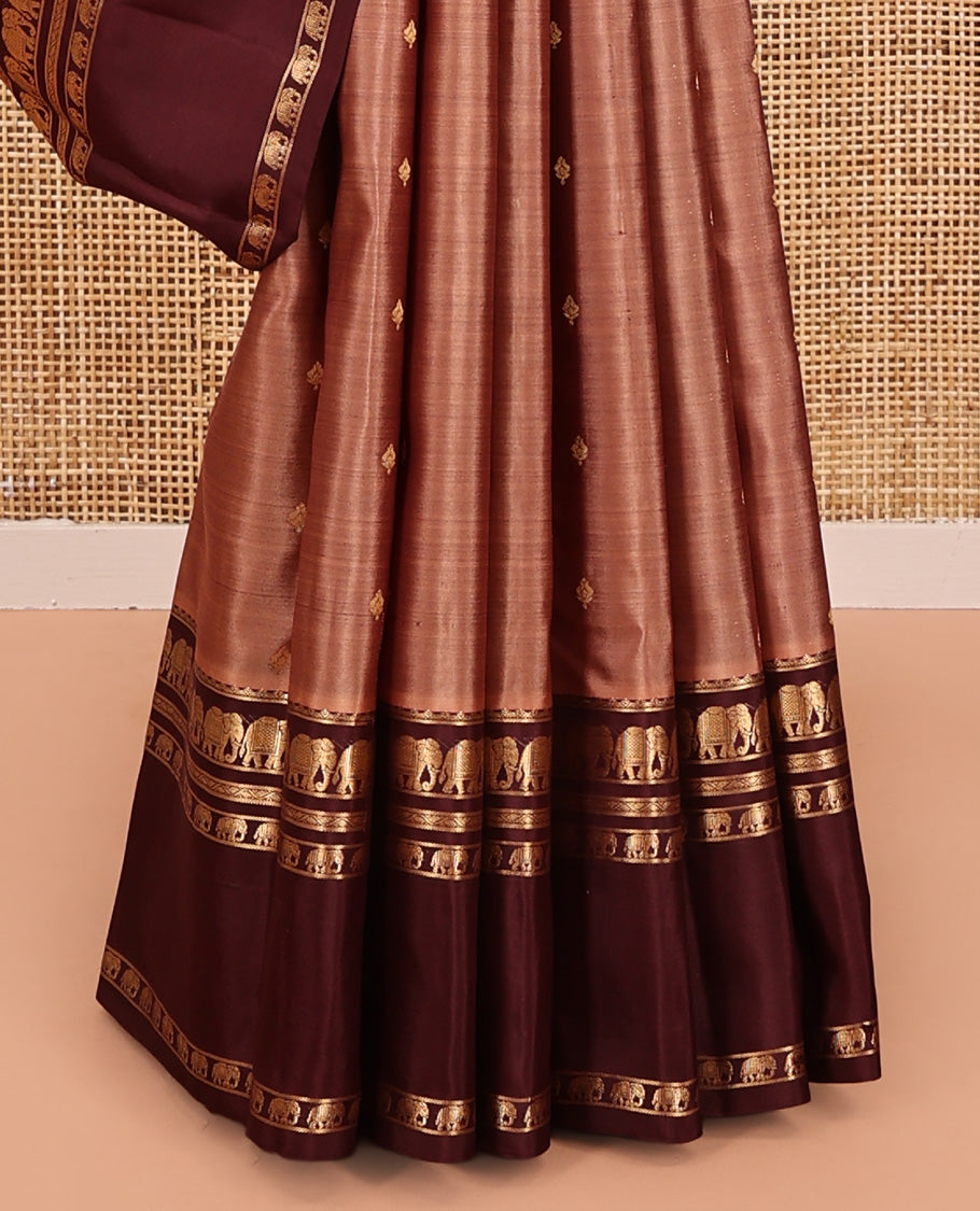 Peach Vasundhara Silk Saree, Adorned with Zari Buttas All Over Its Body, Complemented by a Contrast Rettai Pettu Border of Yaanai Designs, Grand Jaal Pallu, and Paired with a Contrast Blouse