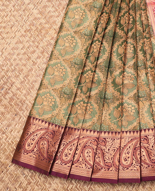 Green Budget Silk Saree, Boldly Accentuated with Floral Jacquard, Complemented by Contrast Traditional Zari Border, Intricate Pallu, and a Contrast Blouse