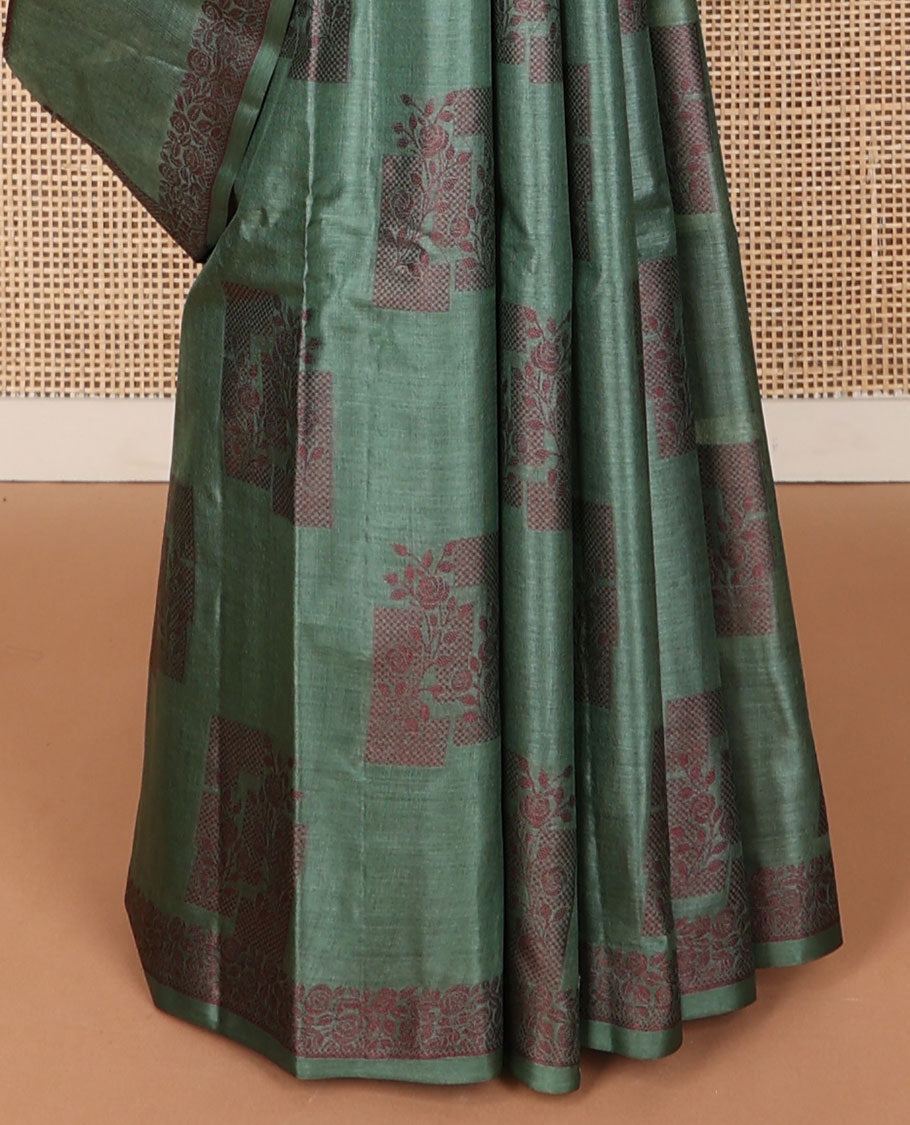 Green floral zari buttas tussar saree, floral zari border & self-pallu of floral designs