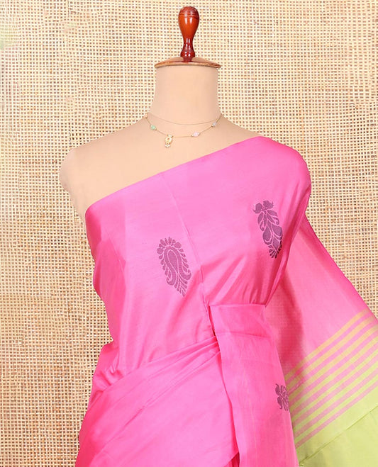 Borderless Pink Banana Pith Saree Highlighted with Unique Buttas, Complemented by a Contrasting Pallu Steeped with Unique Buttas, and Paired with a Contrast Plain Blouse
