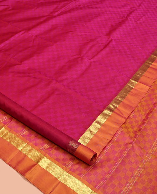 Pink-Shaded Kanchipuram Silk Saree, Sparsely Woven with Paiyaadi Kattam on Its Body, Complemented by Contrast Kal Eragina Border of Muthu, and Vanki Designs, Zari-Striped Pallu, and Paired with a Contrast Blouse