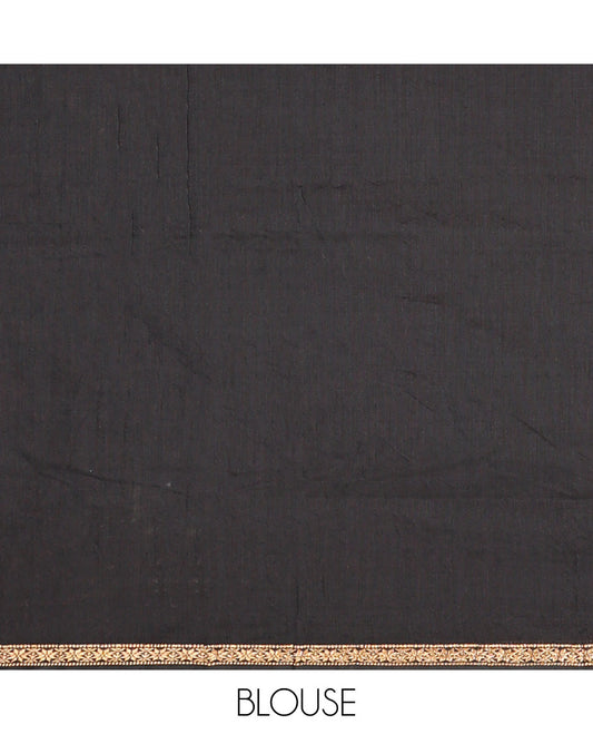 Wine Maheshwari Cotton Saree, Enthralled with Flower Buttas All Over Its Body, Subtly Woven Piping Border, Captivating Contrast Pallu Steeped with Buttas, and Paired with a Contrast Blouse