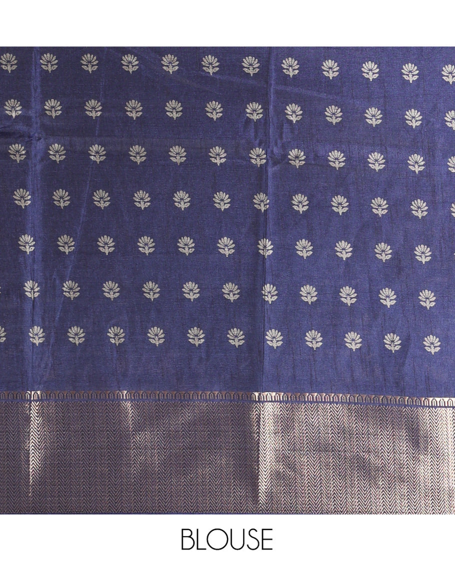 Navy Blue Dola Silk Saree, Ornamented with Kalamkari-Style Peacock and Human Motifs Printed on Its Body, Highlighted by a Traditional Zari Design Border, a Self-Printed Pallu, and Paired with a Matching Blouse