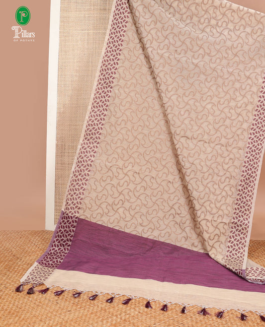 Cream with purple thread weaving design banaras kota checks saree, geometric thread border & plain pallu along with plain blouse