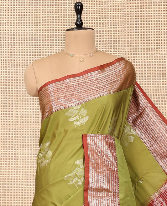 Green Budget Silk Saree, Embellished with Zari Buttas, Complemented by a Contrast Traditional Zari Border, Pallu of Jaal and Paisley Designs, and Contrast Blouse